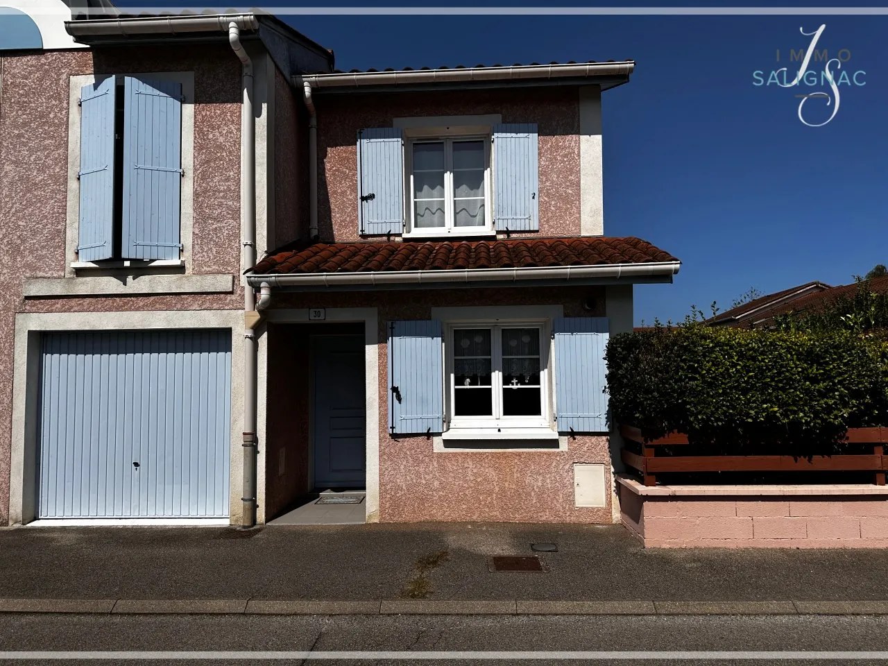 Maison 3 chambres avec jardin et garage à Bourg-en-Bresse 