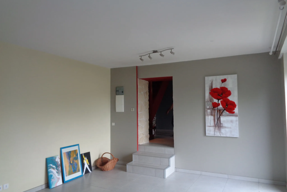 Maison rénovée 95 m² à vendre, secteur Puy Guillaume - Lachaud 