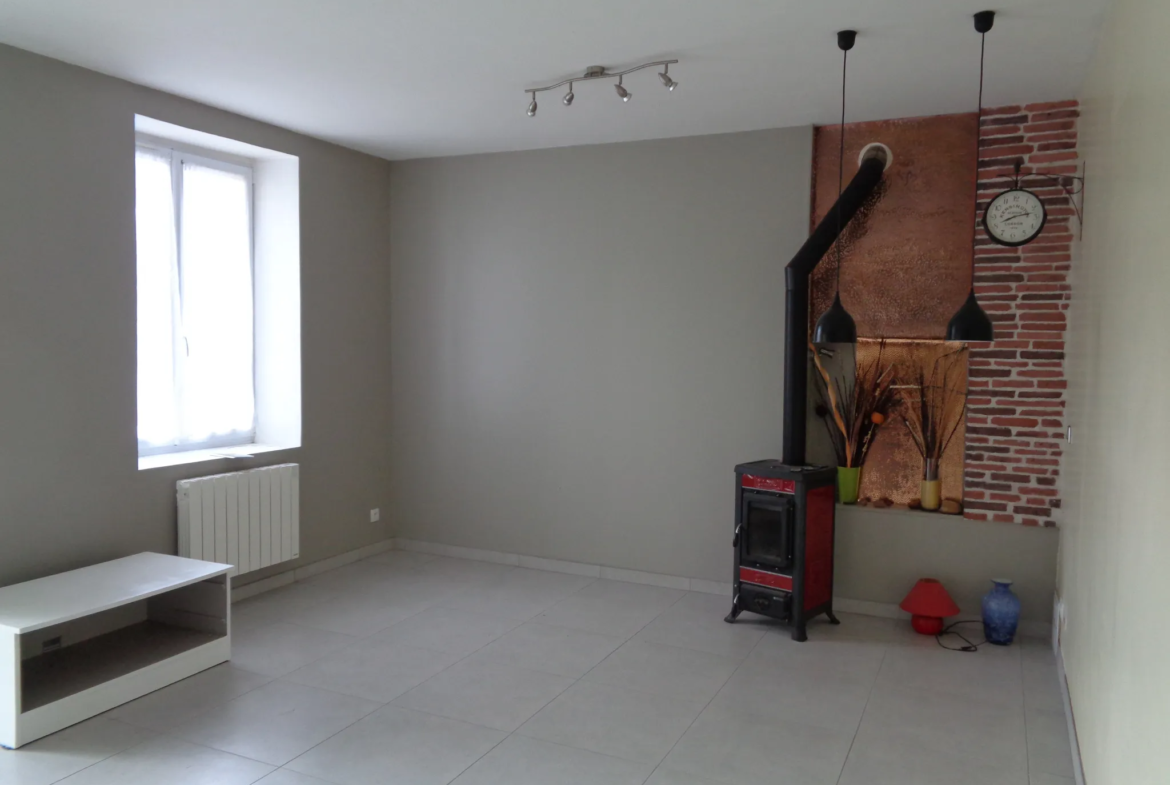 Maison rénovée 95 m² à vendre, secteur Puy Guillaume - Lachaud 