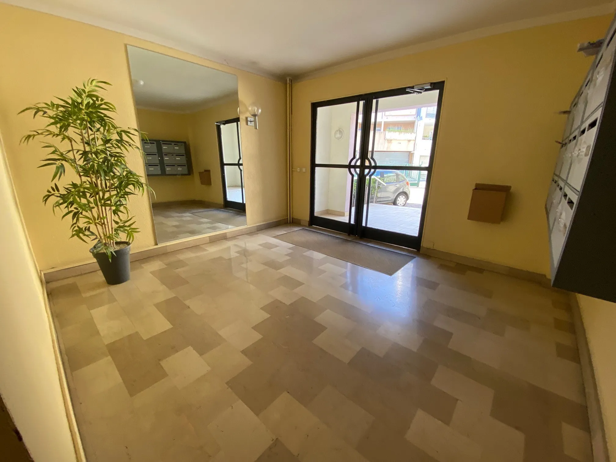 À vendre : Appartement T2 spacieux de 58 m² au centre de Nîmes 