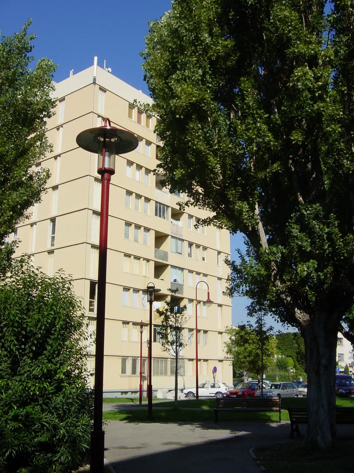 Appartement de type 2 avec locataire en place à Marignane 