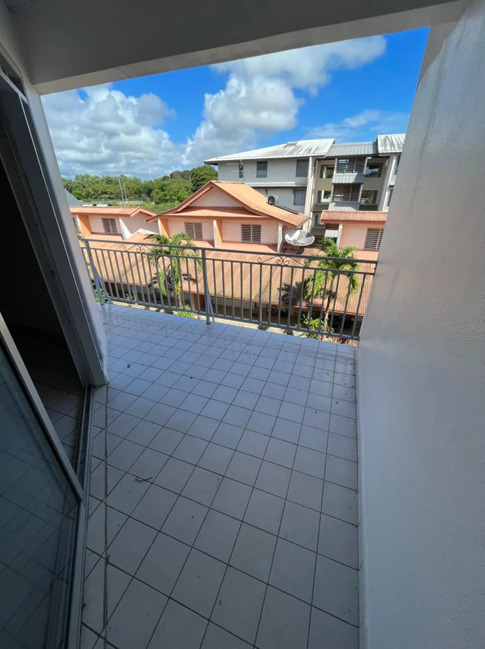 Superbe appartement T2 avec terrasse à Cayenne, secteur Montabo 