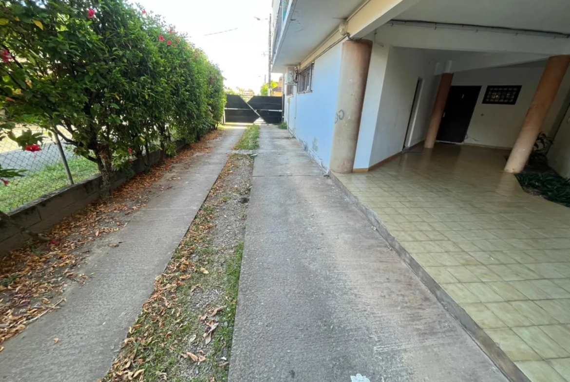 Superbe appartement T2 avec terrasse à Cayenne, secteur Montabo 