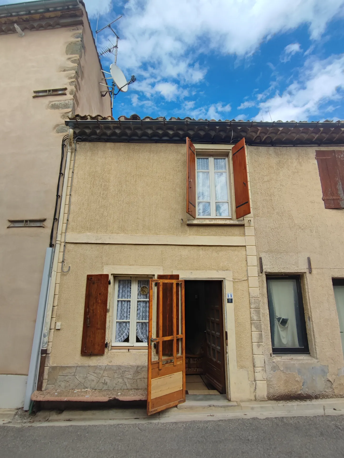 Maison de village à rénover à Puicheric - 37 500 € HAI 