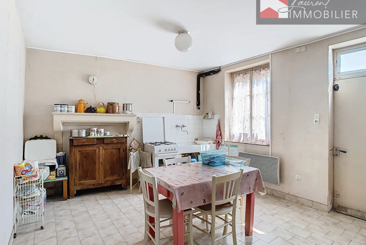 Maison ancienne à vendre à Boz - 5 chambres - 199 000 EUR 