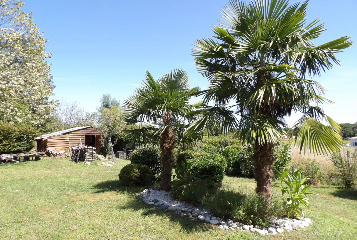 Ensemble immobilier avec deux maisons à vendre à Saint-Savinien 