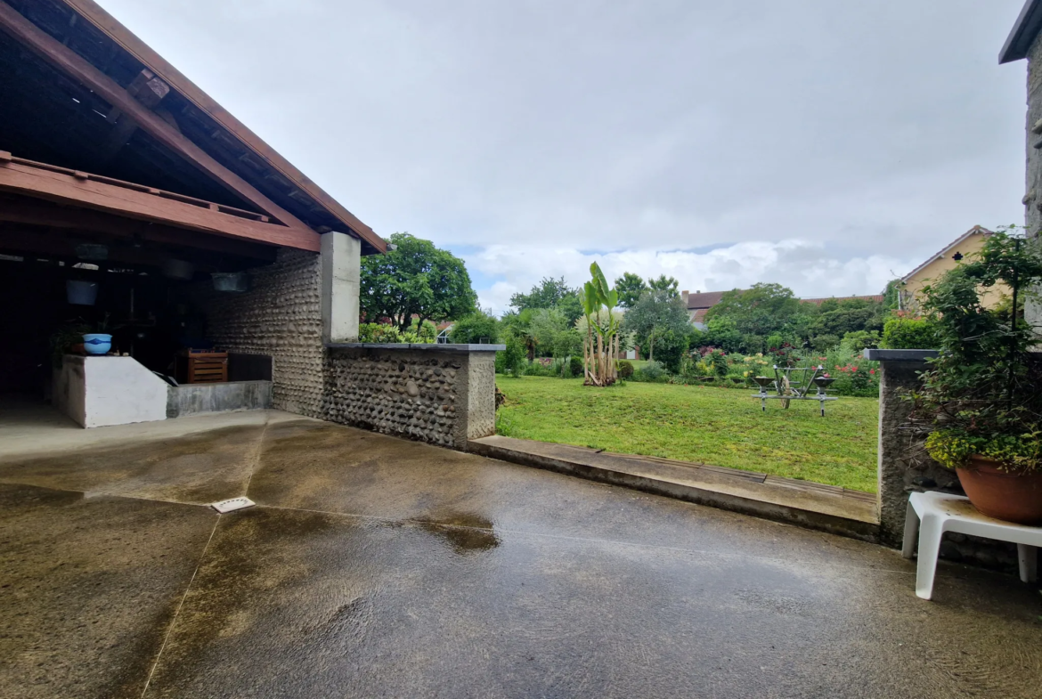 À vendre : deux maisons de village à Pujo, près de Vic-en-Bigorre 