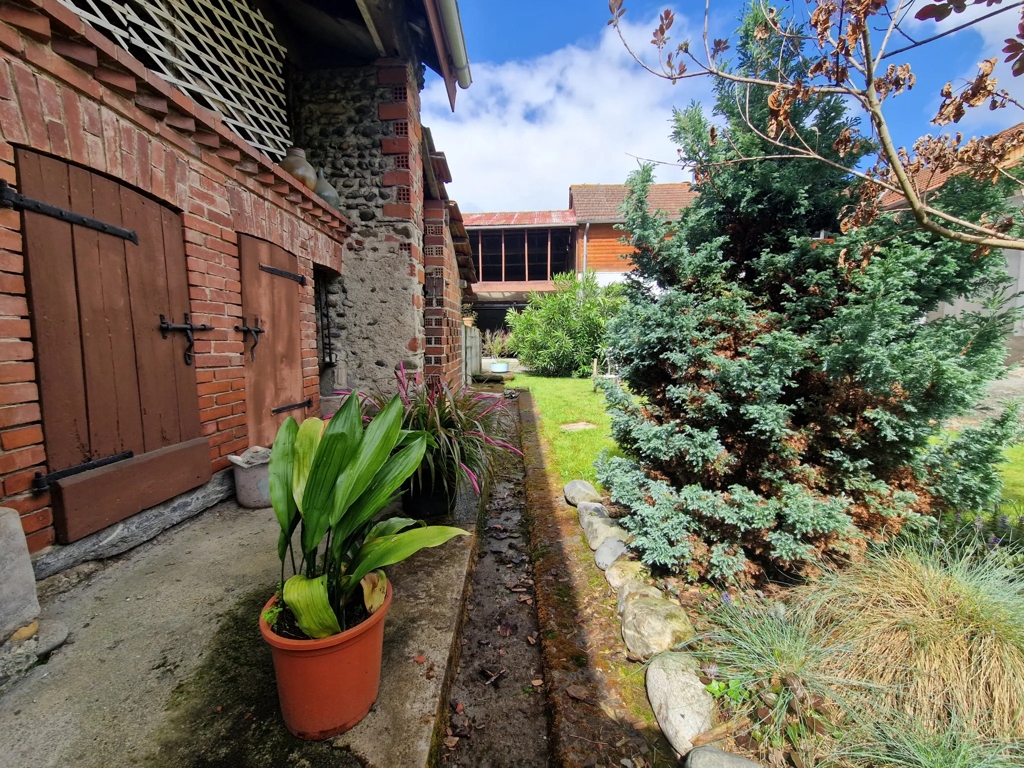 À vendre : deux maisons de village à Pujo, près de Vic-en-Bigorre 