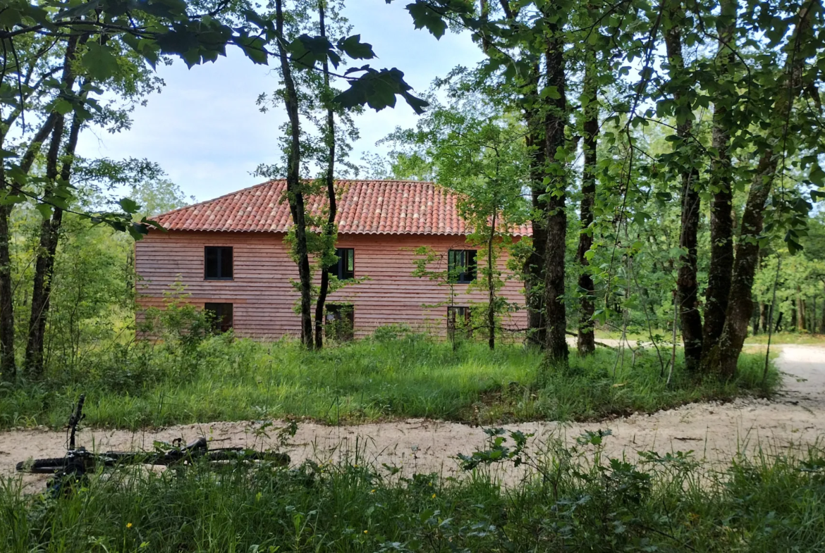 Maison ossature bois à vendre au milieu des bois à Masquieres 