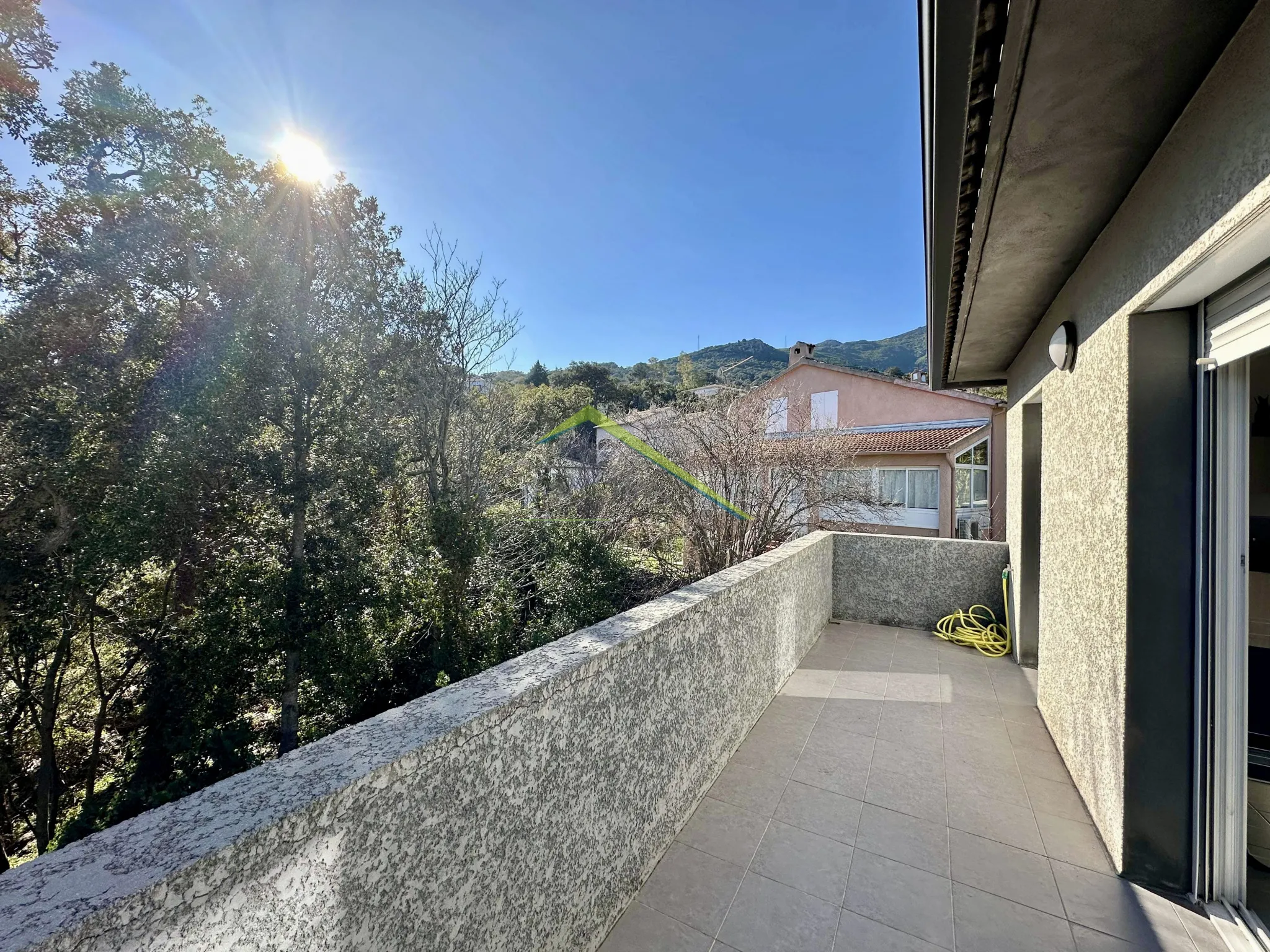 Appartement T2 à vendre à Bastia Macchione avec terrasse et parking 