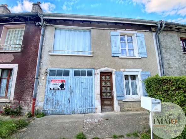 Maison de village à vendre à Trondes avec 4 chambres et jardin