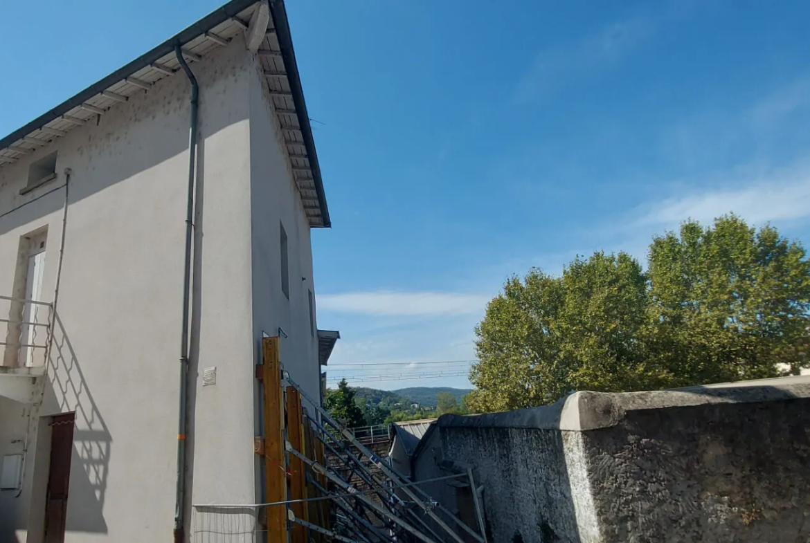 Maison de ville à vendre à Vienne - Travaux à prévoir 