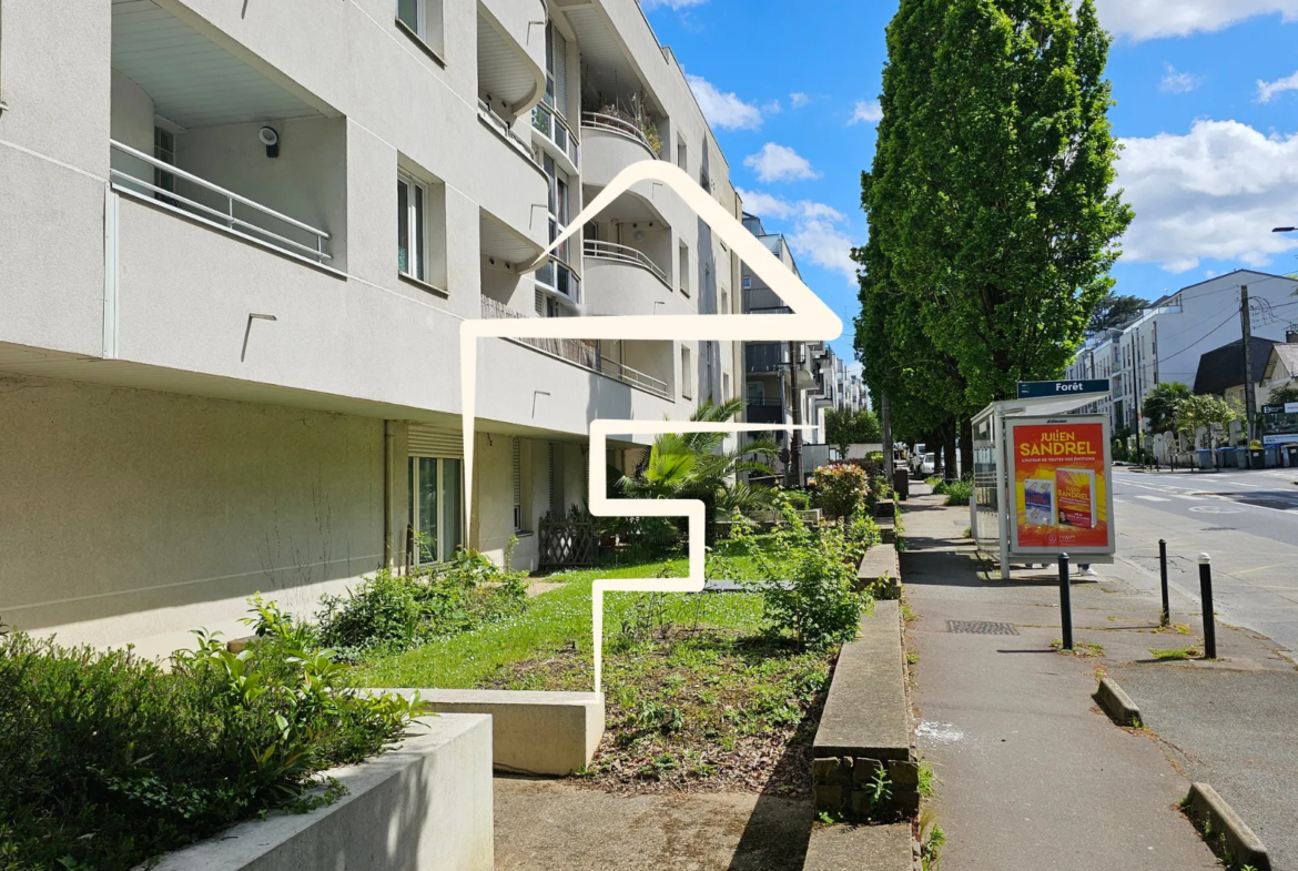 Nantes - Grand appartement T3/T4 avec terrasse et double garage 