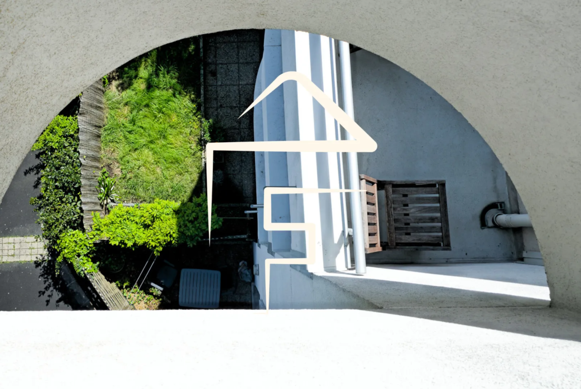 Nantes - Grand appartement T3/T4 avec terrasse et double garage 