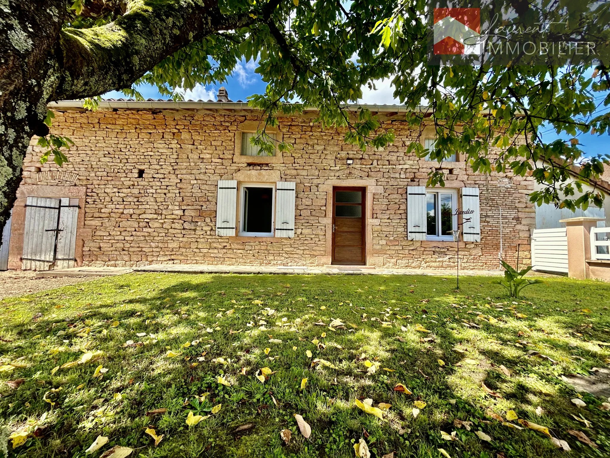 Maison en vente à Ratenelle (71) avec jardin 