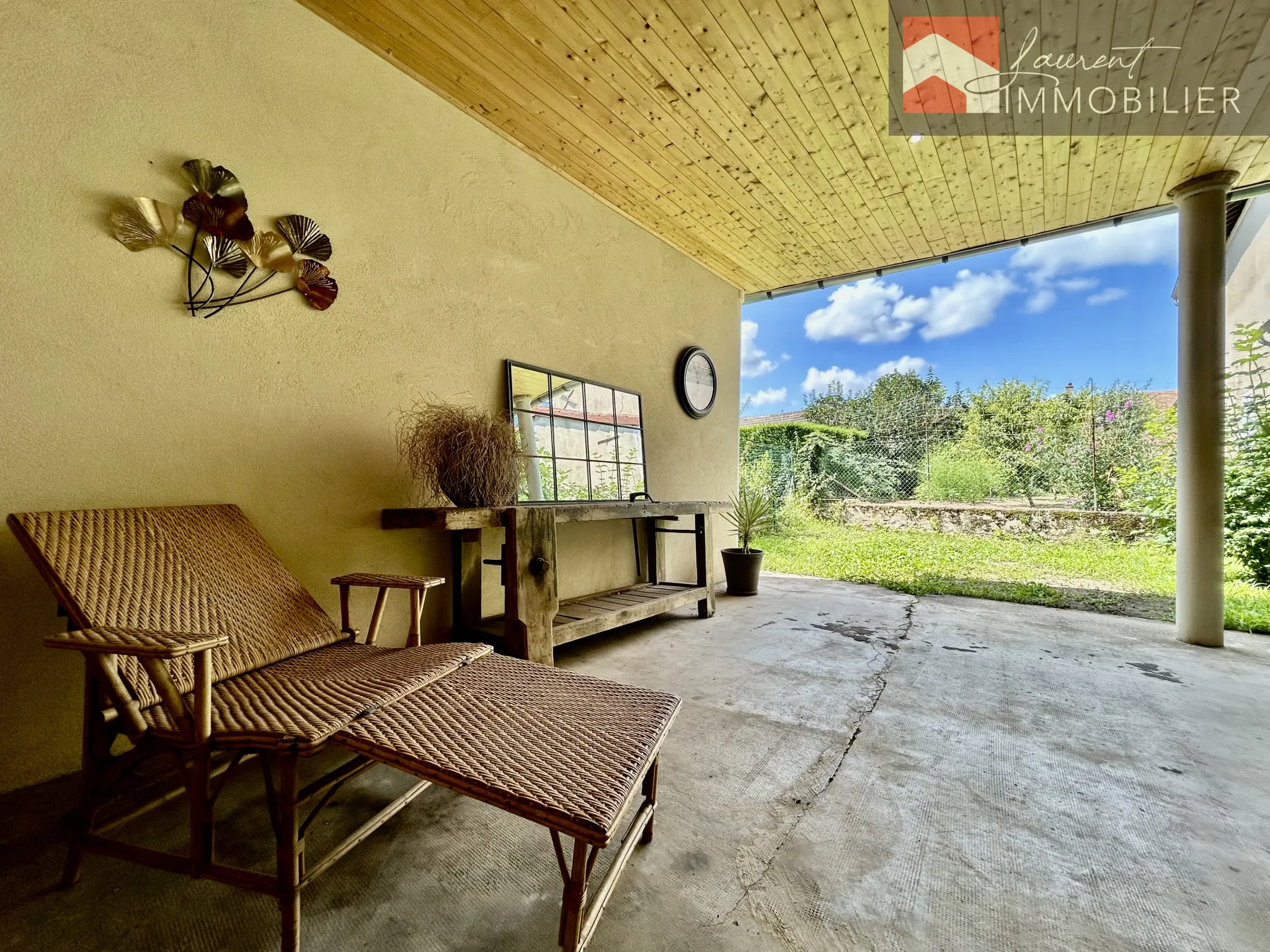 Maison en vente à Ratenelle (71) avec jardin 