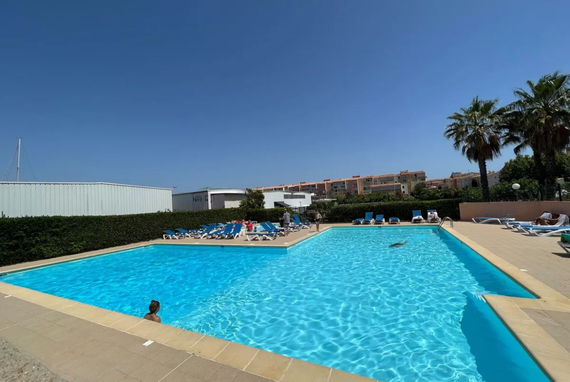 Studio Coin Cabine + Parking + Piscine Quartier Avant Port 