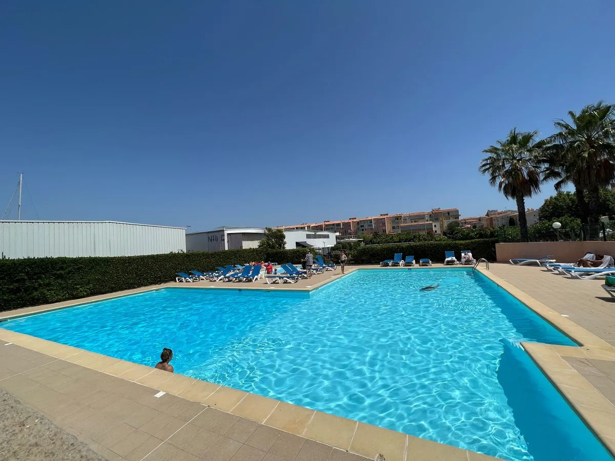 Studio Coin Cabine + Parking + Piscine Quartier Avant Port 