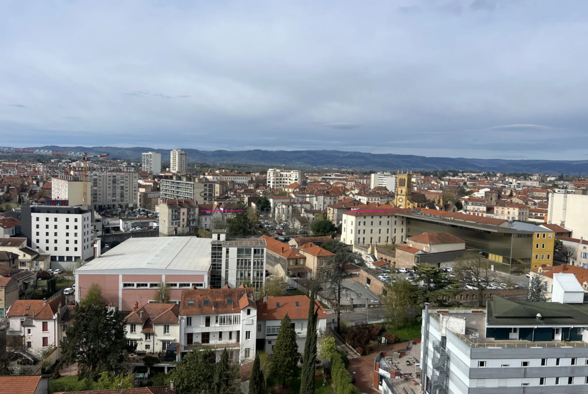 Appartement 106 m² à vendre au centre de Roanne 