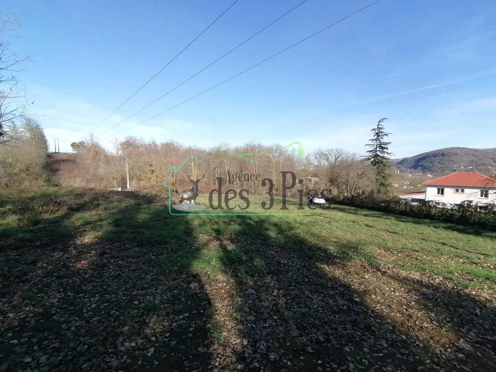 Terrain constructible de plus de 2400 m² à Mancioux 