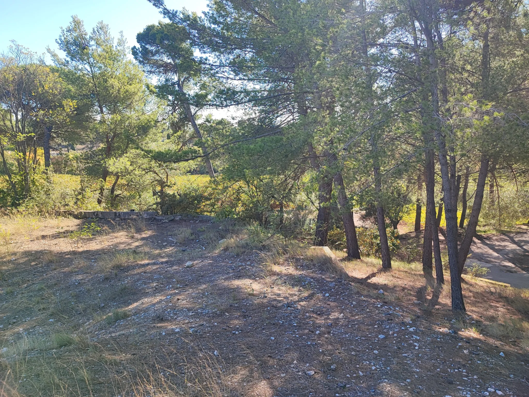 Terrain constructible de 1396 m² à La Redorte dans le Minervois 