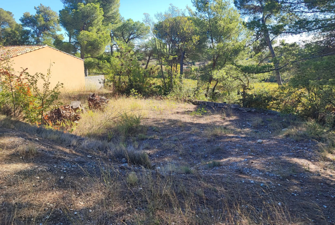 Terrain constructible de 1396 m² à La Redorte dans le Minervois 