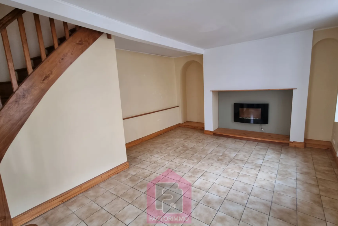 Vente Jolie Maison de Village à Puy l'Évêque 