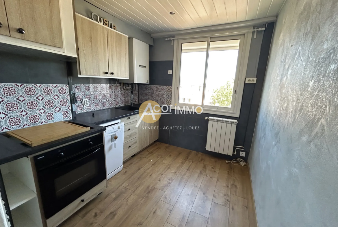 Appartement T4 avec ascenseur et cave à La Seyne-sur-Mer 