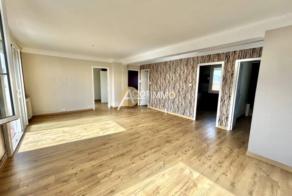 Appartement T4 avec ascenseur et cave à La Seyne-sur-Mer 