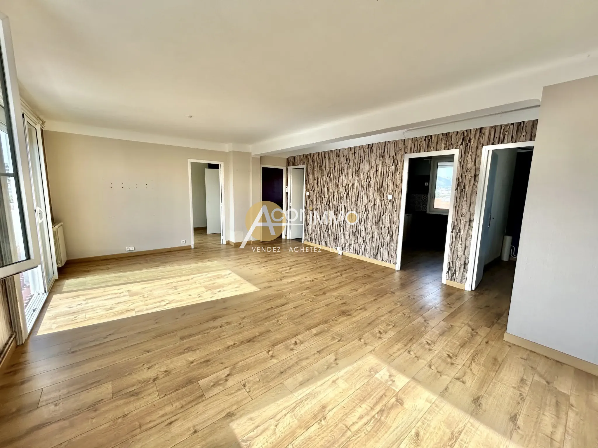 Appartement T4 avec ascenseur et cave à La Seyne-sur-Mer 