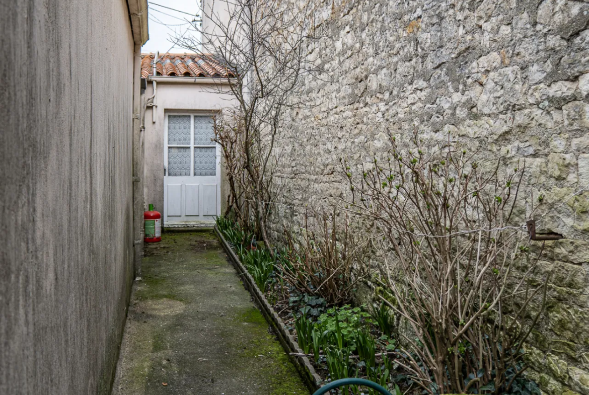 Maison à vendre à Luçon, proche de l'hypercentre 