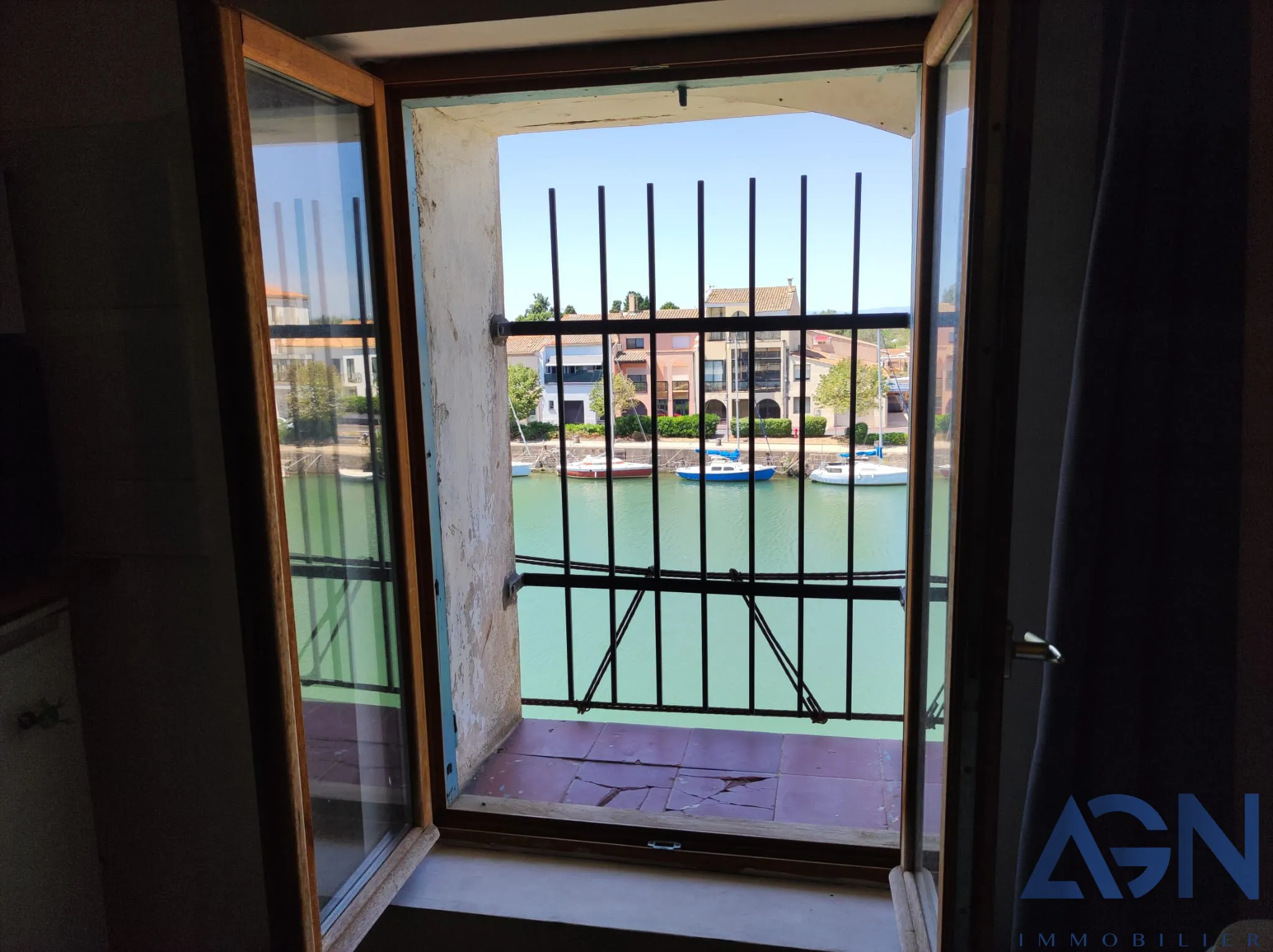 À vendre : Appartement studio de 22m² avec mezzanine à Agde, vue sur l'Hérault 