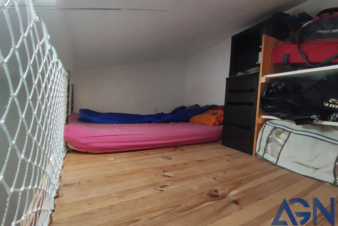 À vendre : Appartement studio de 22m² avec mezzanine à Agde, vue sur l'Hérault 