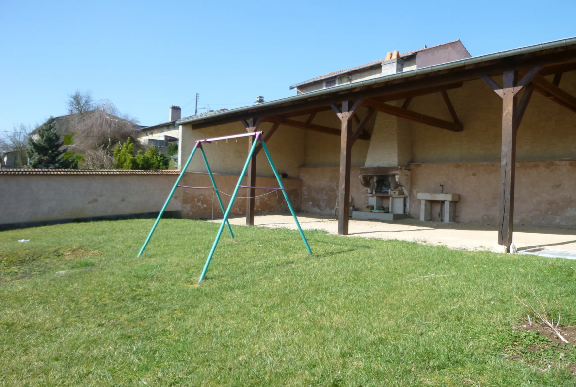 Maison de village en bon état à Allamps près de Vannes-le-Châtel 