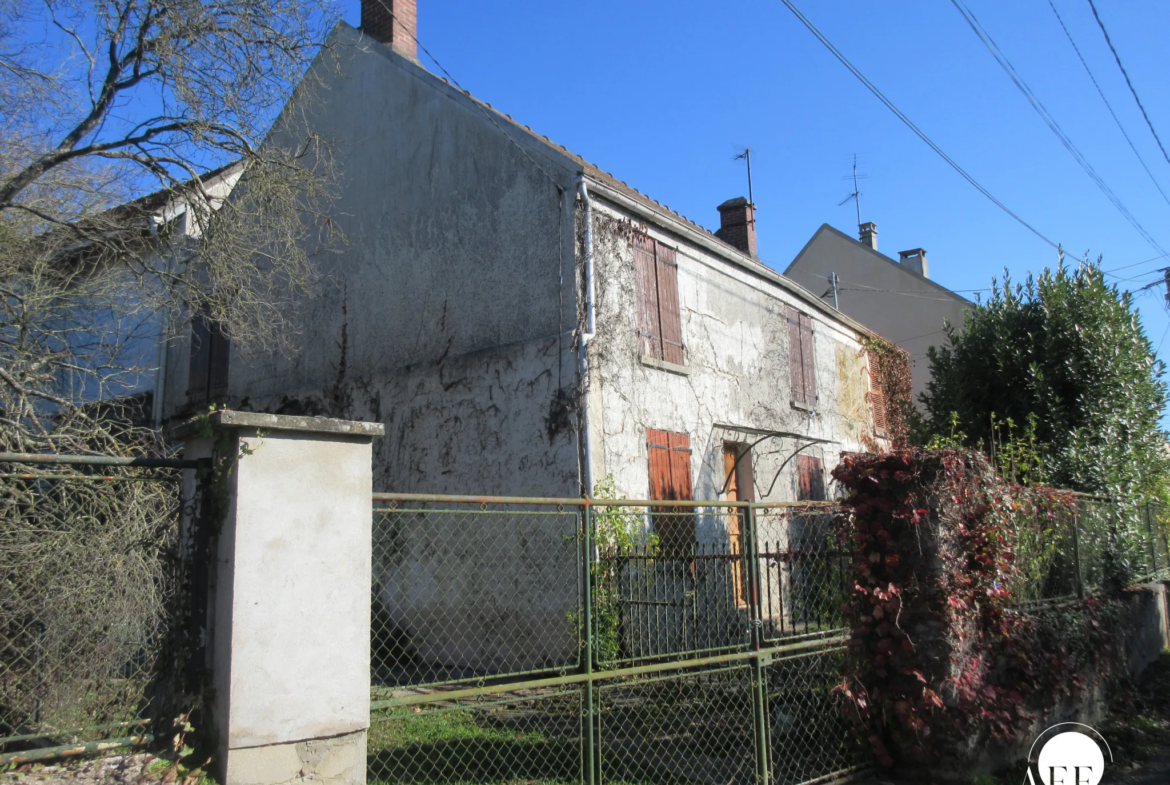 Maison à rénover - Jouy sur Morin 