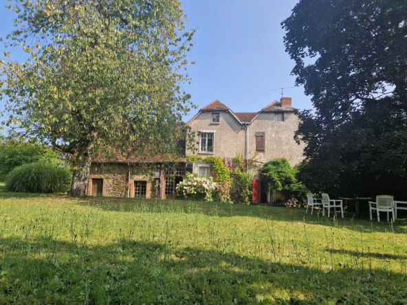 Maison familiale à vendre à Lubersac avec grand parc