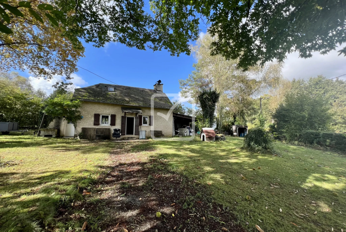 Maison charmante de 65 m² avec garage à vendre à Ste Fereole 