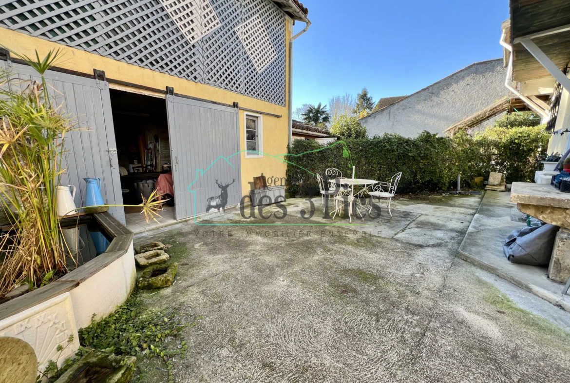 Charmante Maison de Village à Salies-du-Salat avec Jardin 