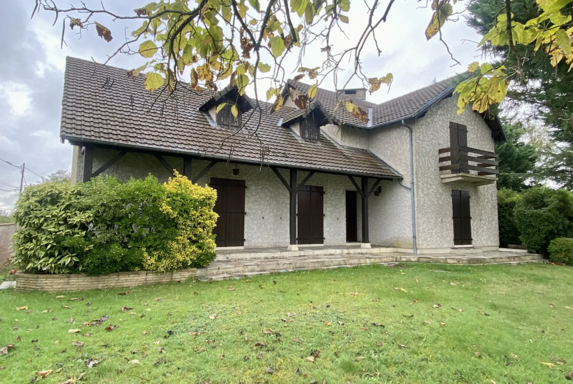 Grande maison familiale à vendre à Mereau 