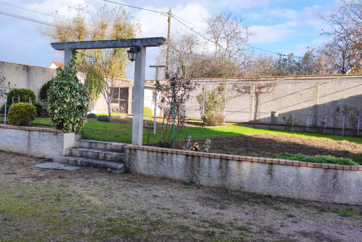 Grande maison familiale à vendre à Mereau 