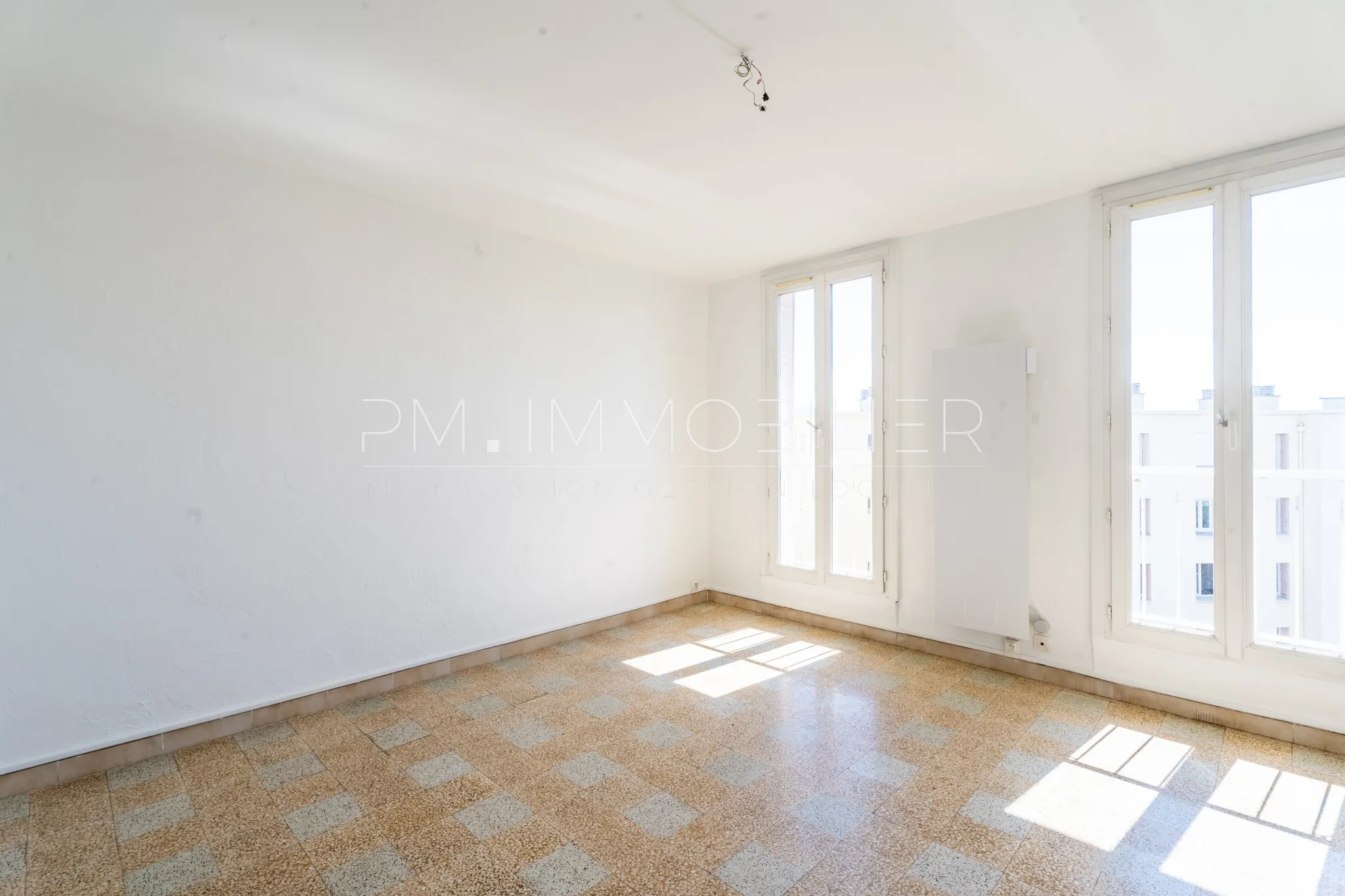 Spacious Apartment with Views in Sainte Marguerite, Marseille 