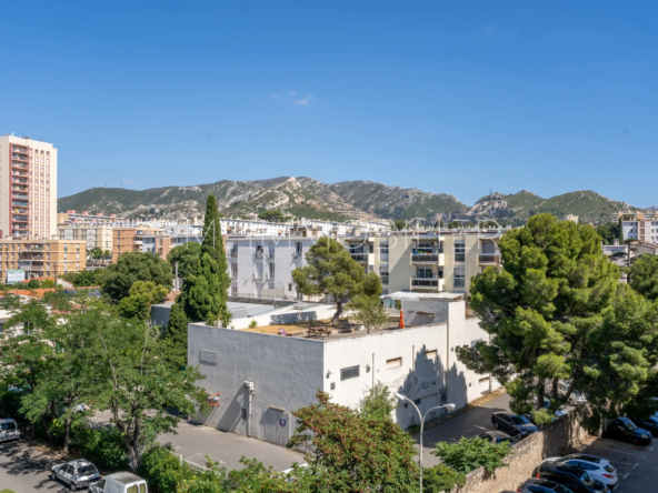 Spacious Apartment with Views in Sainte Marguerite, Marseille