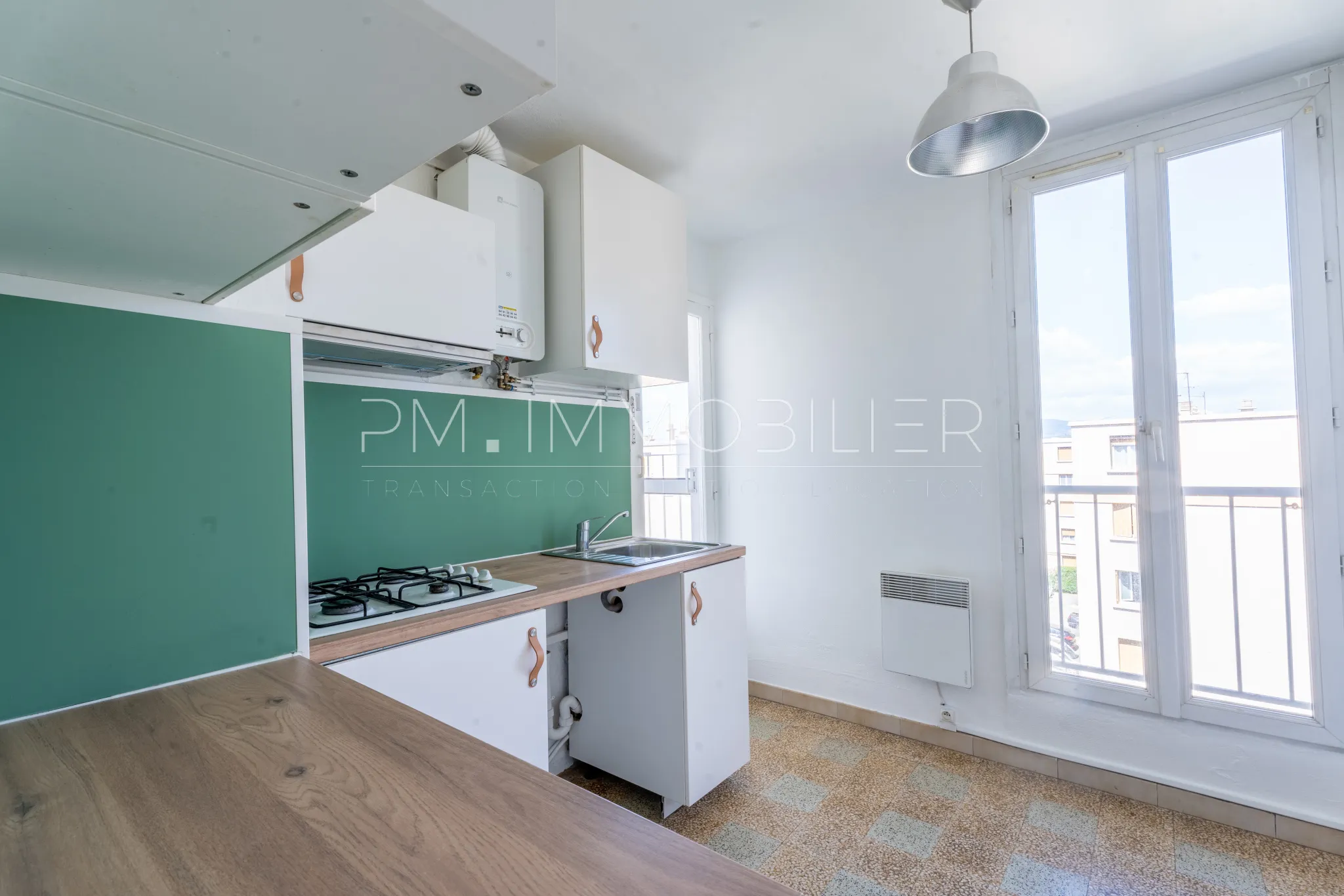 Spacious Apartment with Views in Sainte Marguerite, Marseille 