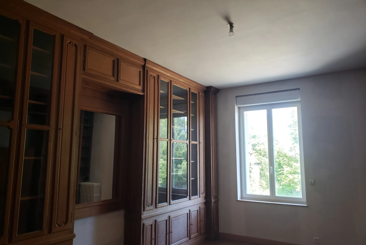 Maison spacieuse à vendre à Sées - 174 m² avec 4 chambres 