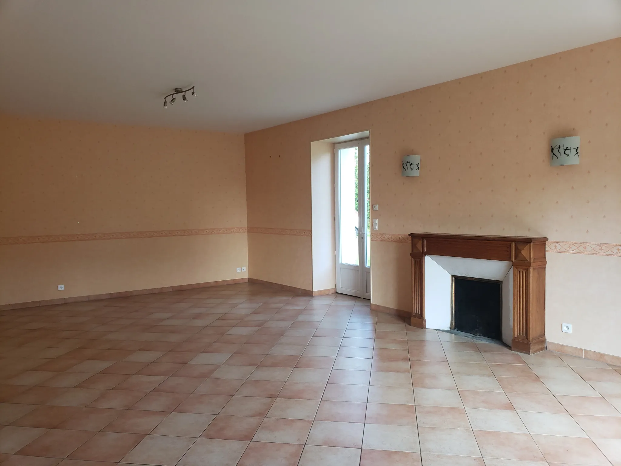 Maison spacieuse à vendre à Sées - 174 m² avec 4 chambres 