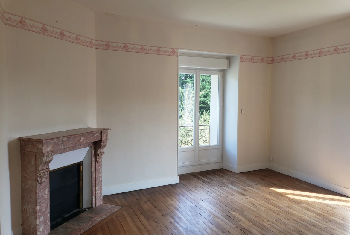 Maison spacieuse à vendre à Sées - 174 m² avec 4 chambres 