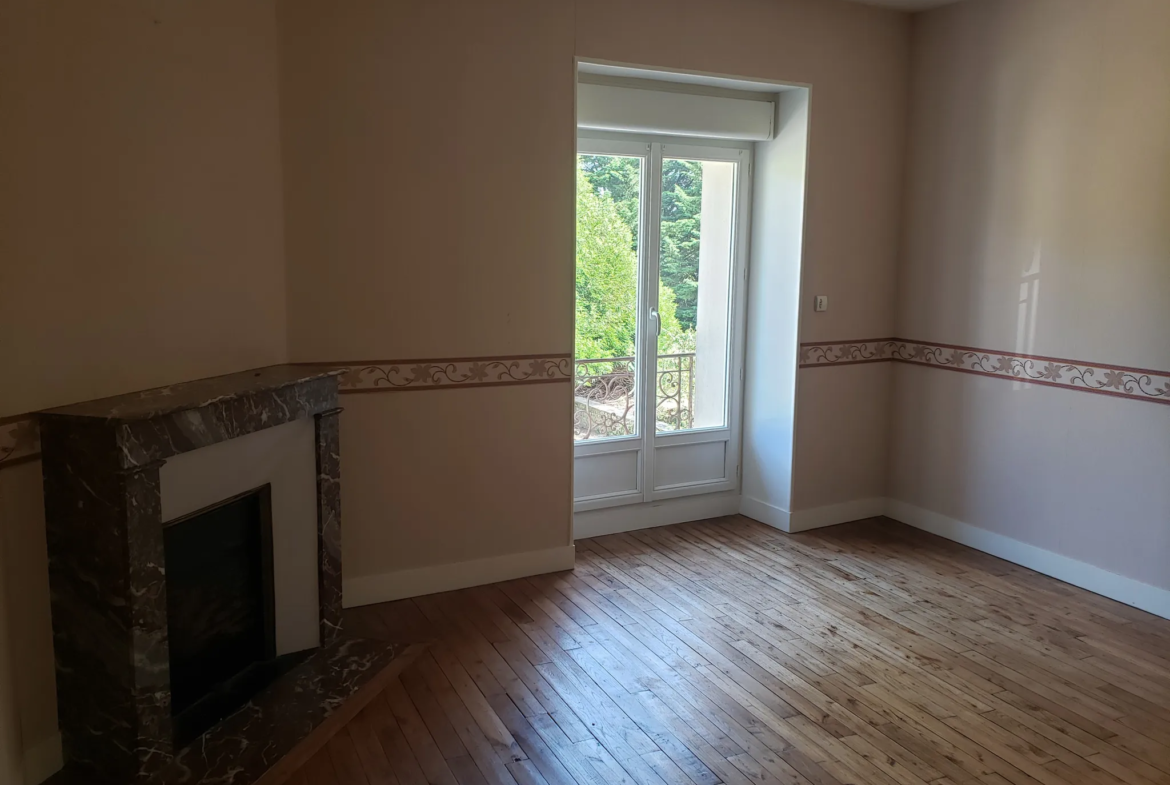 Maison spacieuse à vendre à Sées - 174 m² avec 4 chambres 