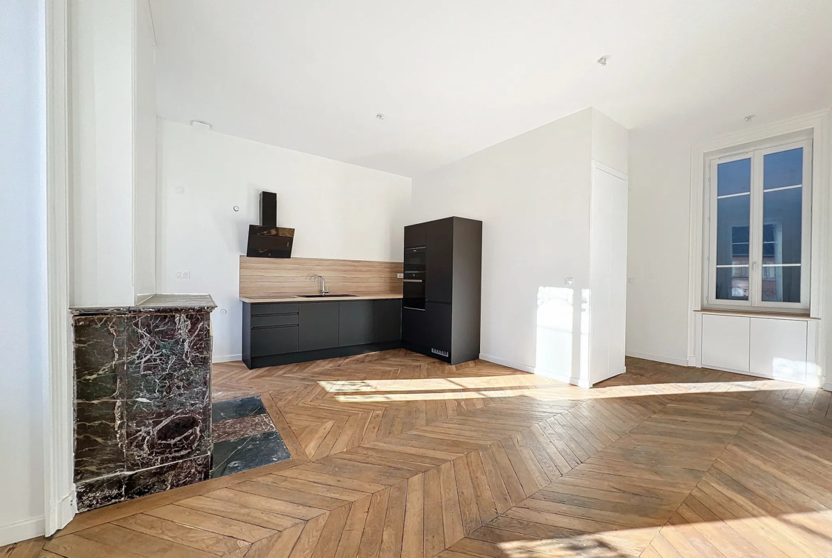 À vendre : Superbe T3 de 72 m² en hyper centre de Villefranche 