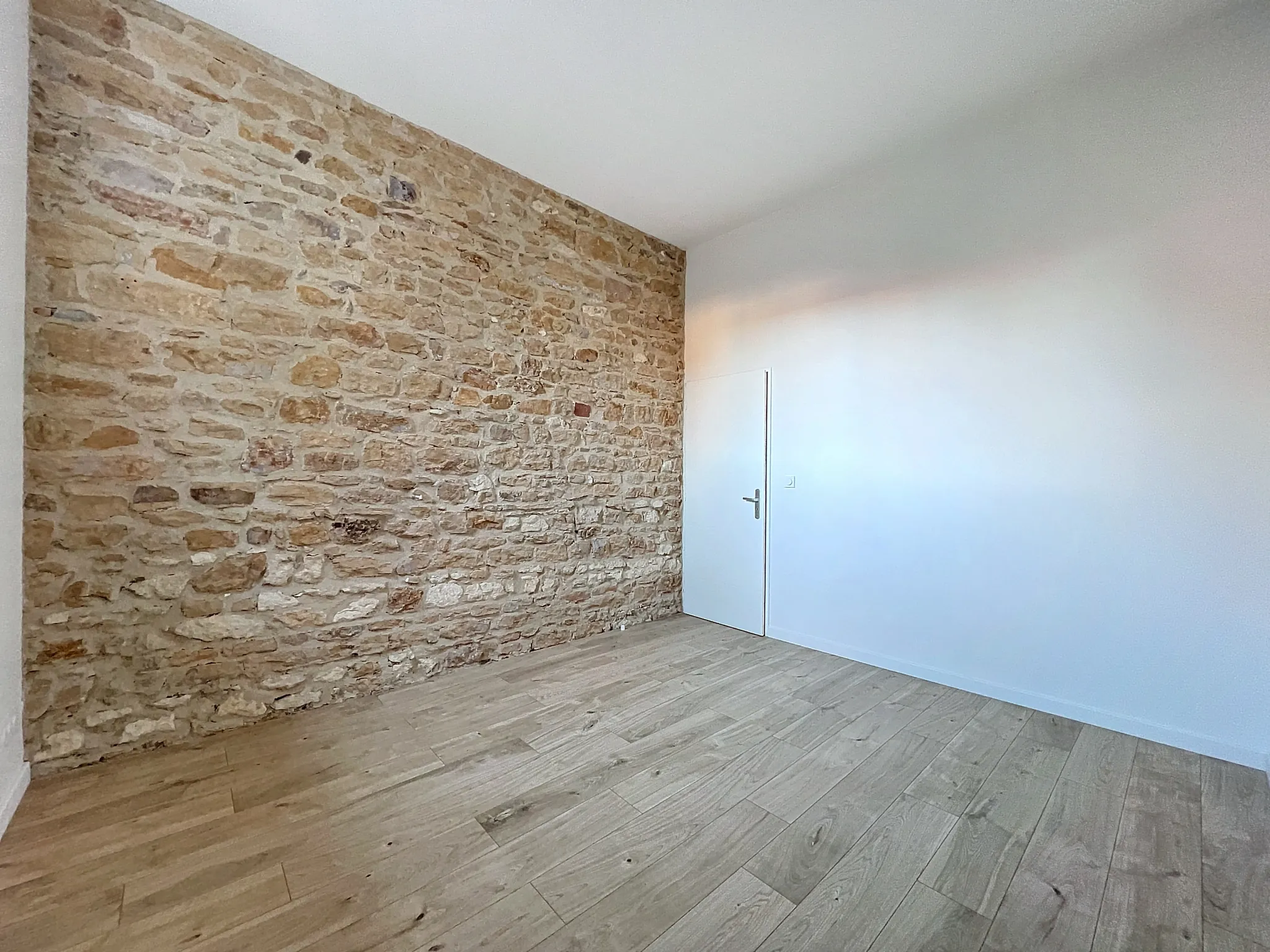 À vendre : Superbe T3 de 72 m² en hyper centre de Villefranche 