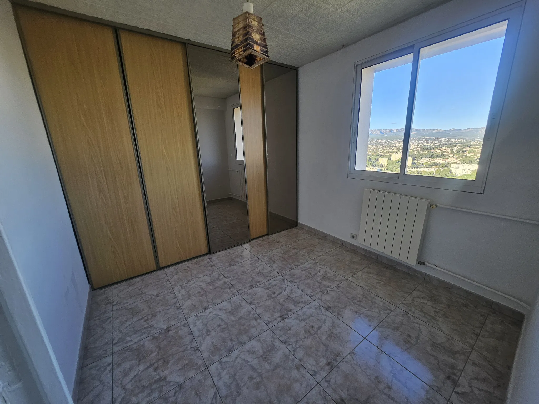 Vente d'un appartement T3/4 à Montolivet, vue mer 